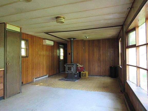 3rd image of 61 Thorndike Rd