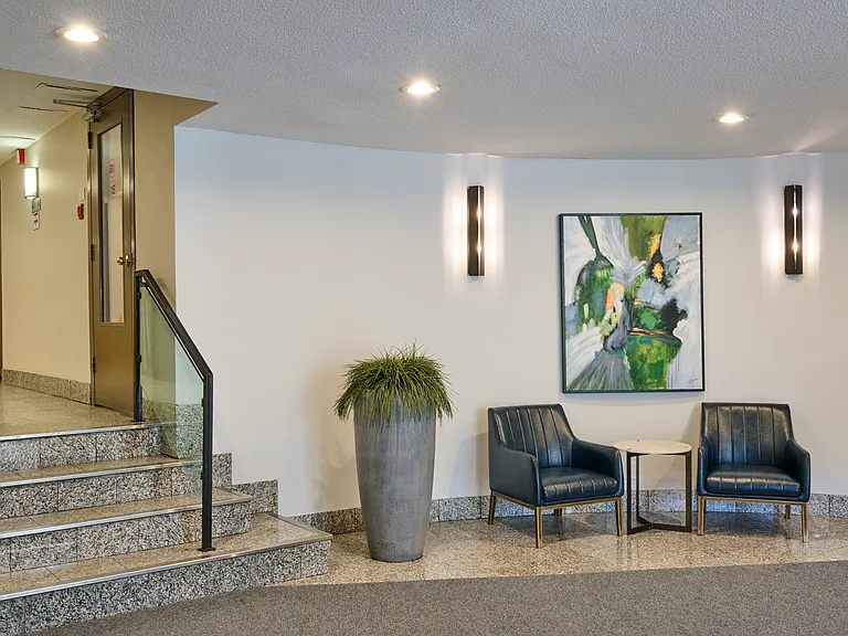 1071 Ambleside Dr — Photo 15