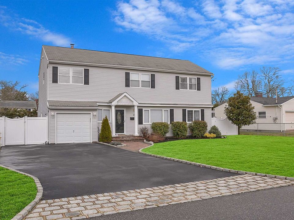 1st image of 39 Gwendolyn Pl