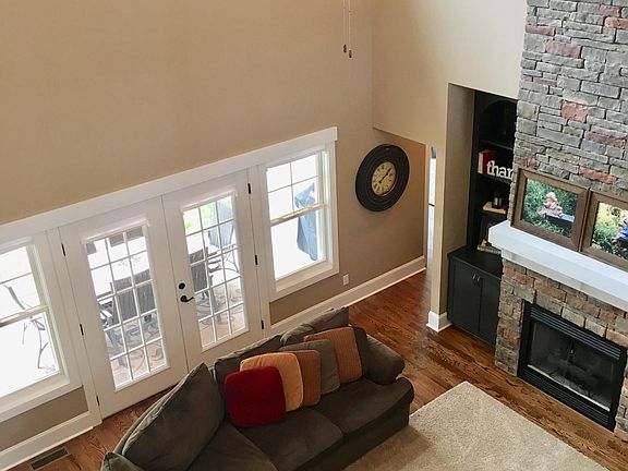 Elegant 2 story family room