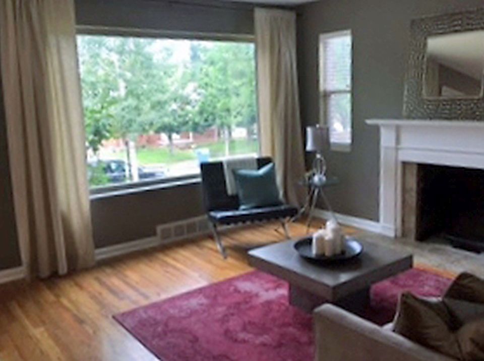 Upstairs Living Room 