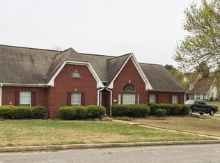 1715 Valley View Dr, Tupelo, MS 38801