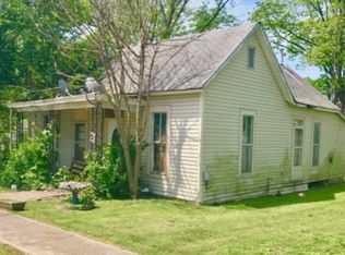 511 Morell St, Crossville, IL 62827