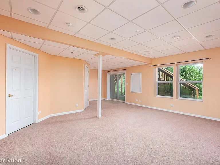 1584 Yellowstone Dr — Photo 16