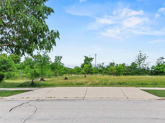 4th image of 6741 S PRAIRIEWOOD LANE #6743