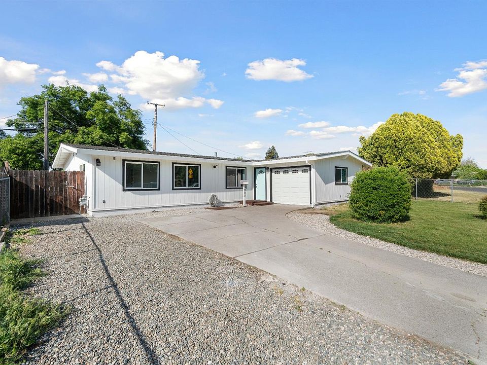 2nd image of 3907 Floral Dr