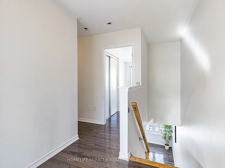 229 Remembrance Rd — Photo 21