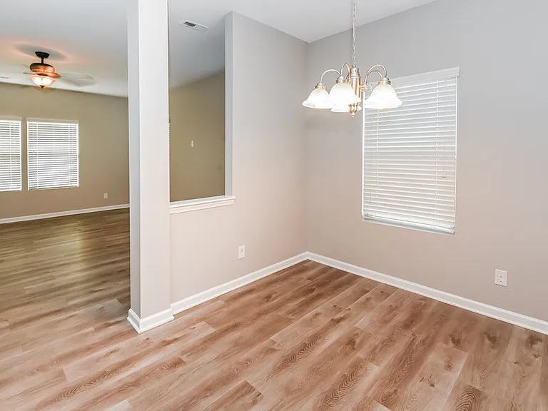 3343 Saddlebrook Dr — Photo 8