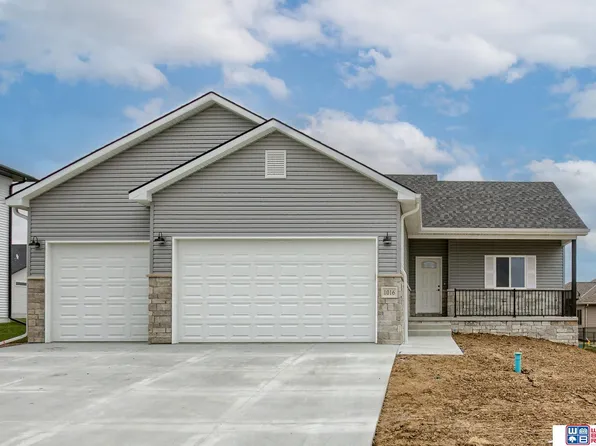 1016 Kantor Ln, Hickman, NE 68372