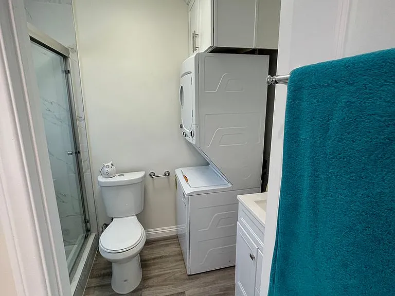 1415 S Marengo Ave. — Photo 12