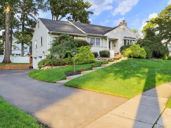 15 Plymouth Rd, Westfield Town, NJ 07090