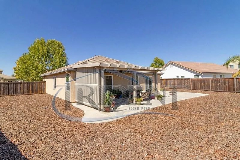 3 bed, $2,300 — Photo 4