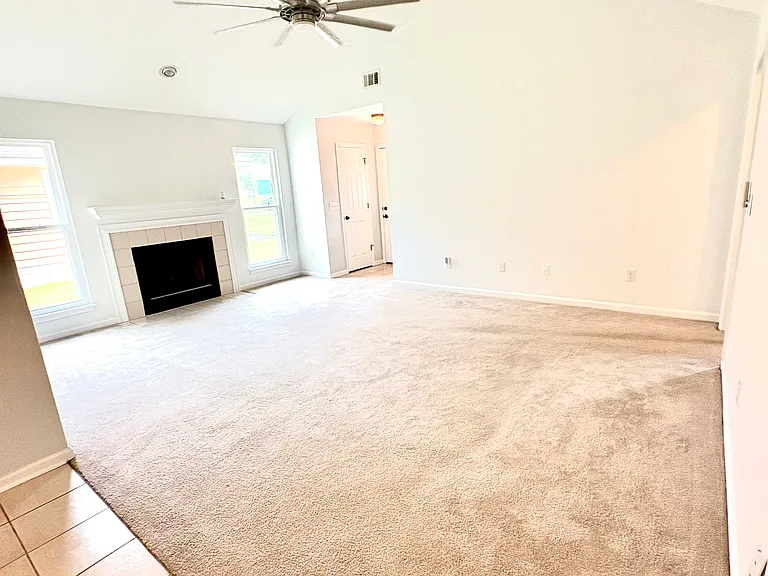5240 Spinnaker Ct — Photo 8
