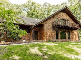 26266 E County Road 700 N, Easton, IL 62633