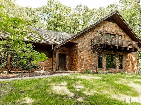 26266 E County Road 700 N, Easton, IL 62633