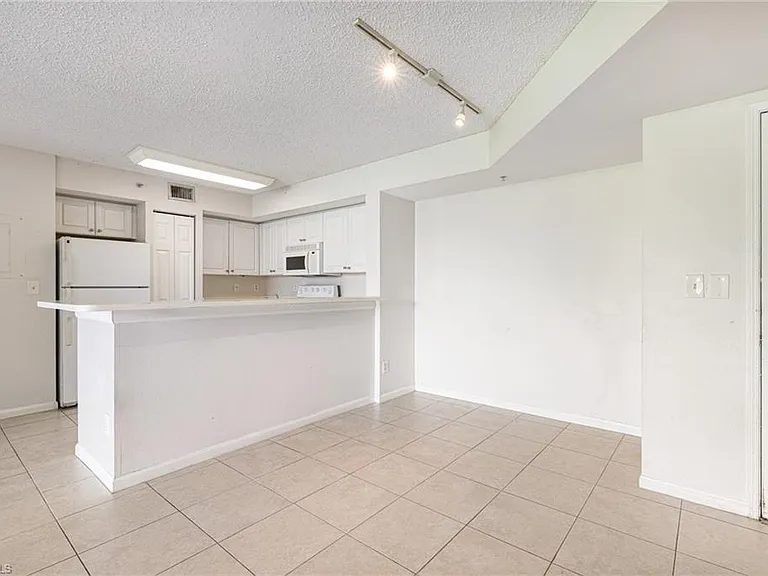 1265 Wildwood Lakes Blvd #106 — Photo 7