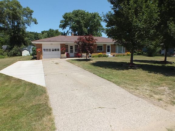 3rd image of 119 E 35th St