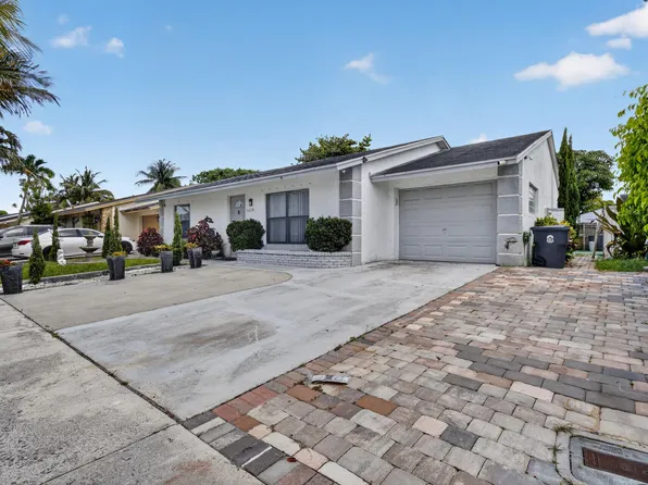 5639 Ithaca Circle E, Lake Worth, FL 33463
