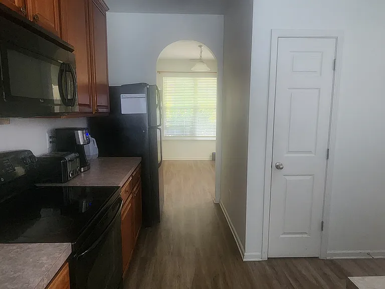 7425 Wallace Ln — Photo 4