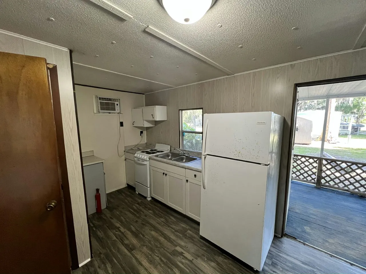 1 bed, 1.0 bath, $800 — Photo 3