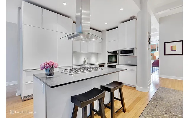 Sold by Douglas Elliman | media 22