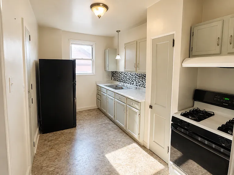115 W James St #2 — Photo 8