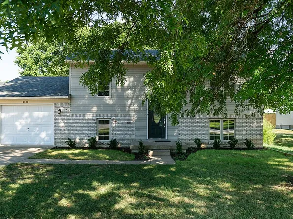 2564 Hickoryvale Dr, New Albany, IN 47150