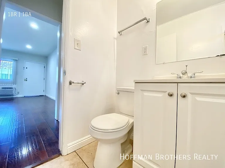 16215 Vanowen St #11 — Photo 8