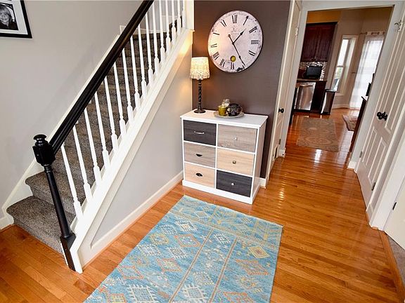 4th image of 41 Terrace Hill Dr
