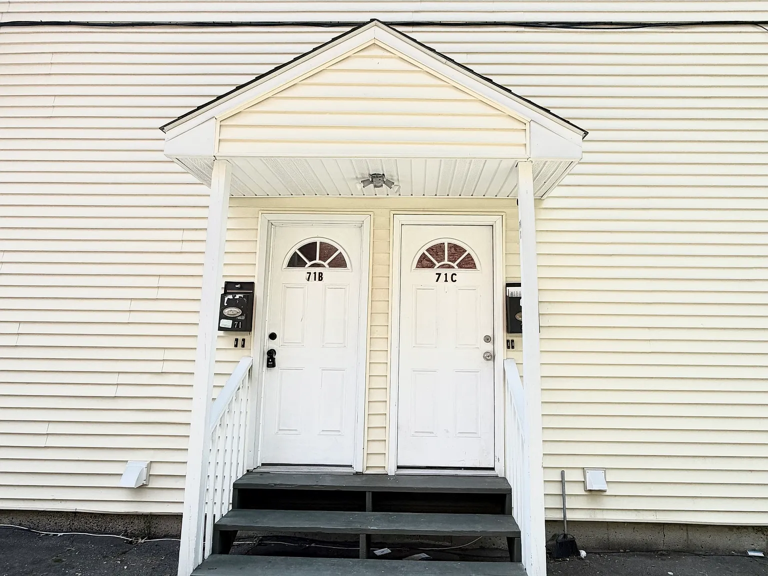 71 Williams St — Photo 1