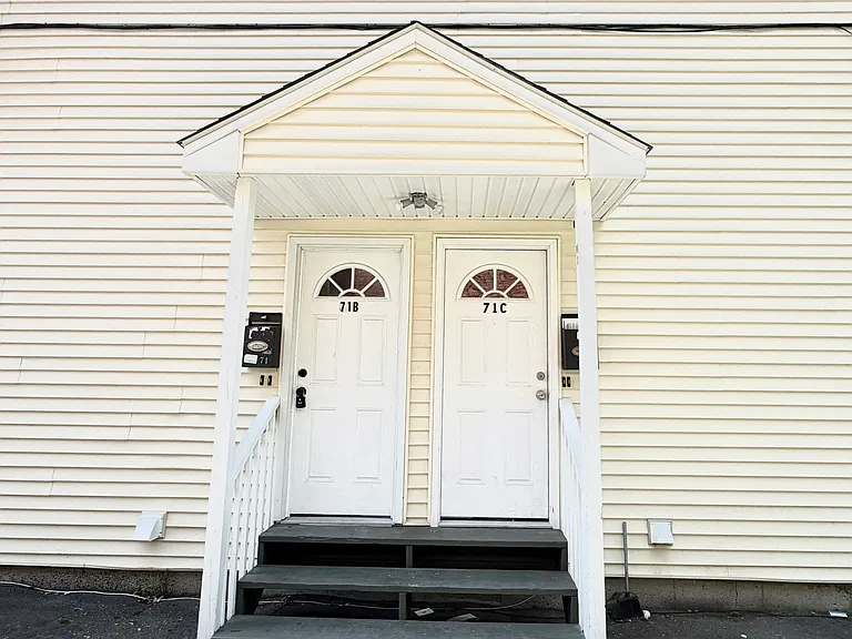 71 Williams St #B — Photo 1