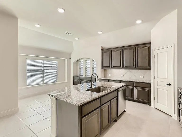 3216 Creekhaven Dr — Photo 11