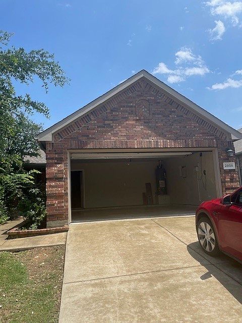 1st image of 2808 Houston Wood Dr