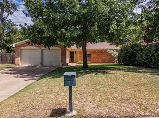 1105 Oak Forest Dr, Fort Worth, TX 76114
