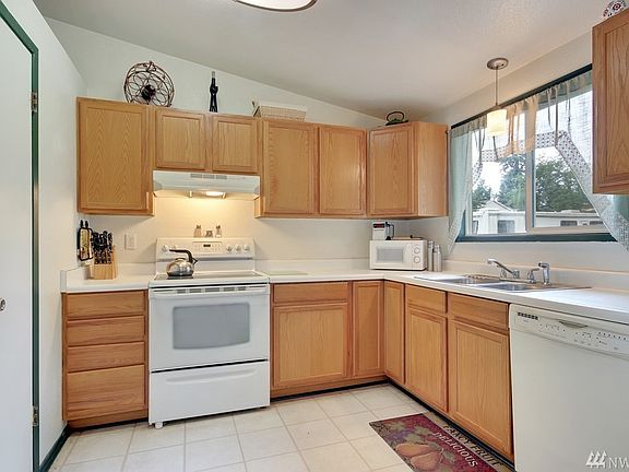 3rd image of 225 173rd St E