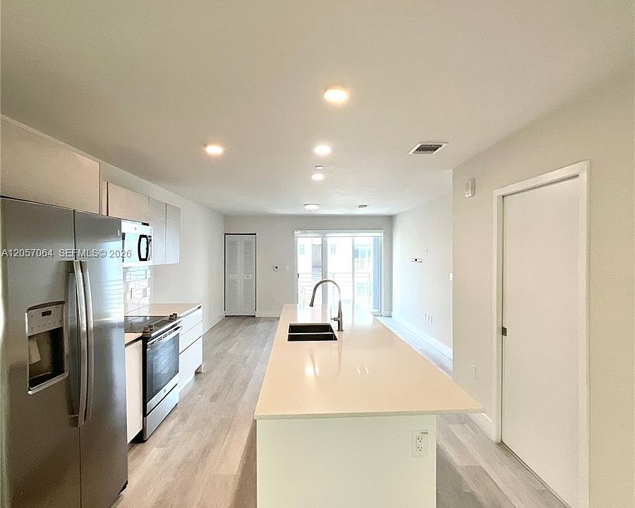 1st image of 2555 NE 193rd St #2206