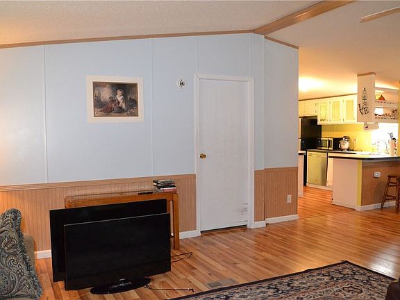 3rd image of 5 Cara Dr
