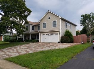 12105 Whitehall Dr, Bowie, MD 20715