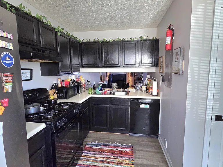 6492 Charter Way — Photo 10
