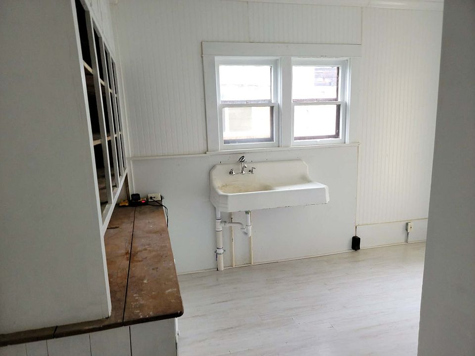 1st image of 25 Swanger Ave