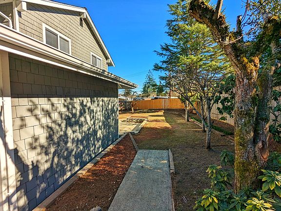 4th image of 1160 148th Dr SE