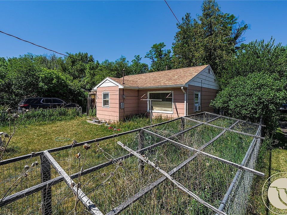 1st image of 242 Hemlock Dr