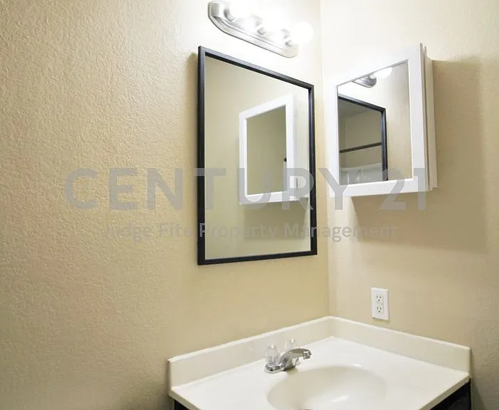 321 Briar Oaks Dr — Photo 17