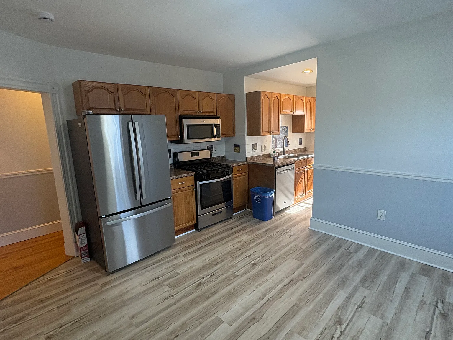 3 bed, 1000 sqft, $2,600 — Photo 3