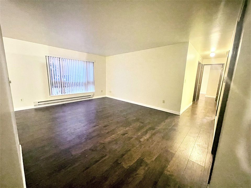 1st image of 12556 15th Ave NE APT 102