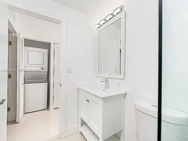 676 NW 47th St #5 — Photo 9