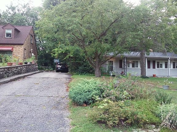 2nd image of 1015 Campbell Ave