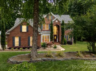 2031 Brook View Ct, Matthews, NC 28104
