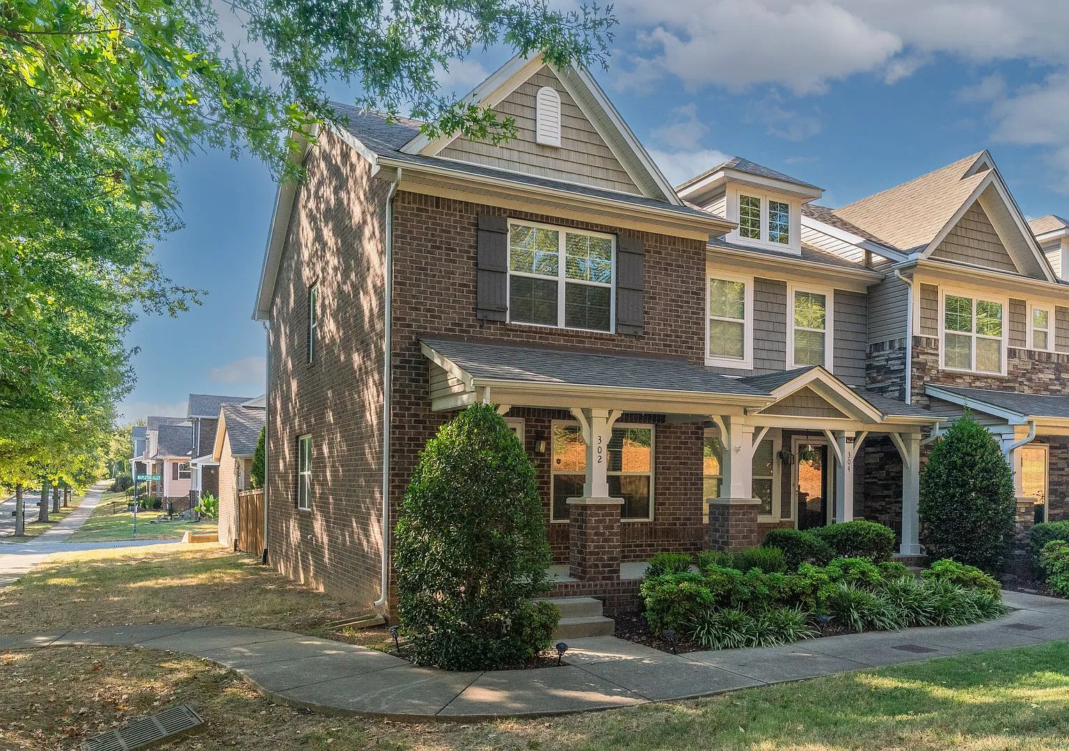 Hermitage Townhome in Villages of Riverwood community. 2BR 2.5BA one car garage, small dog ok, fe... — Photo 2