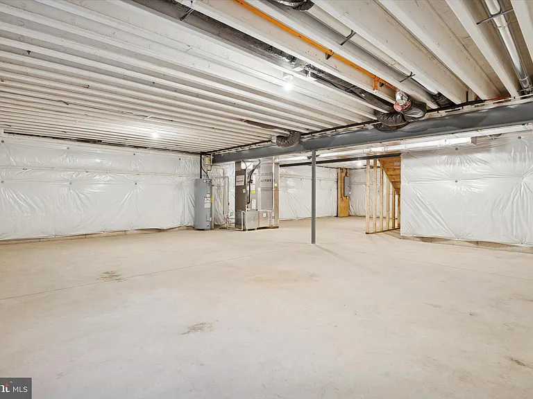 122 Silversmith Rd — Photo 28
